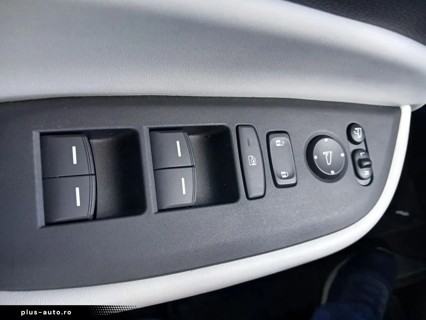 Honda Jazz 1.5 e HEV Executive Hybrid Automată 2020