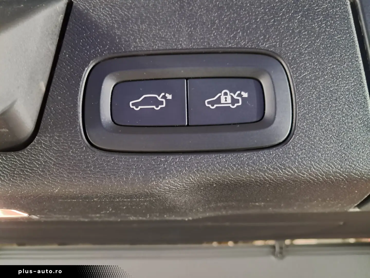 VOLVO XC60 R-DESIGN 2.0TD HYBRID AWD AT8 197CP 2022