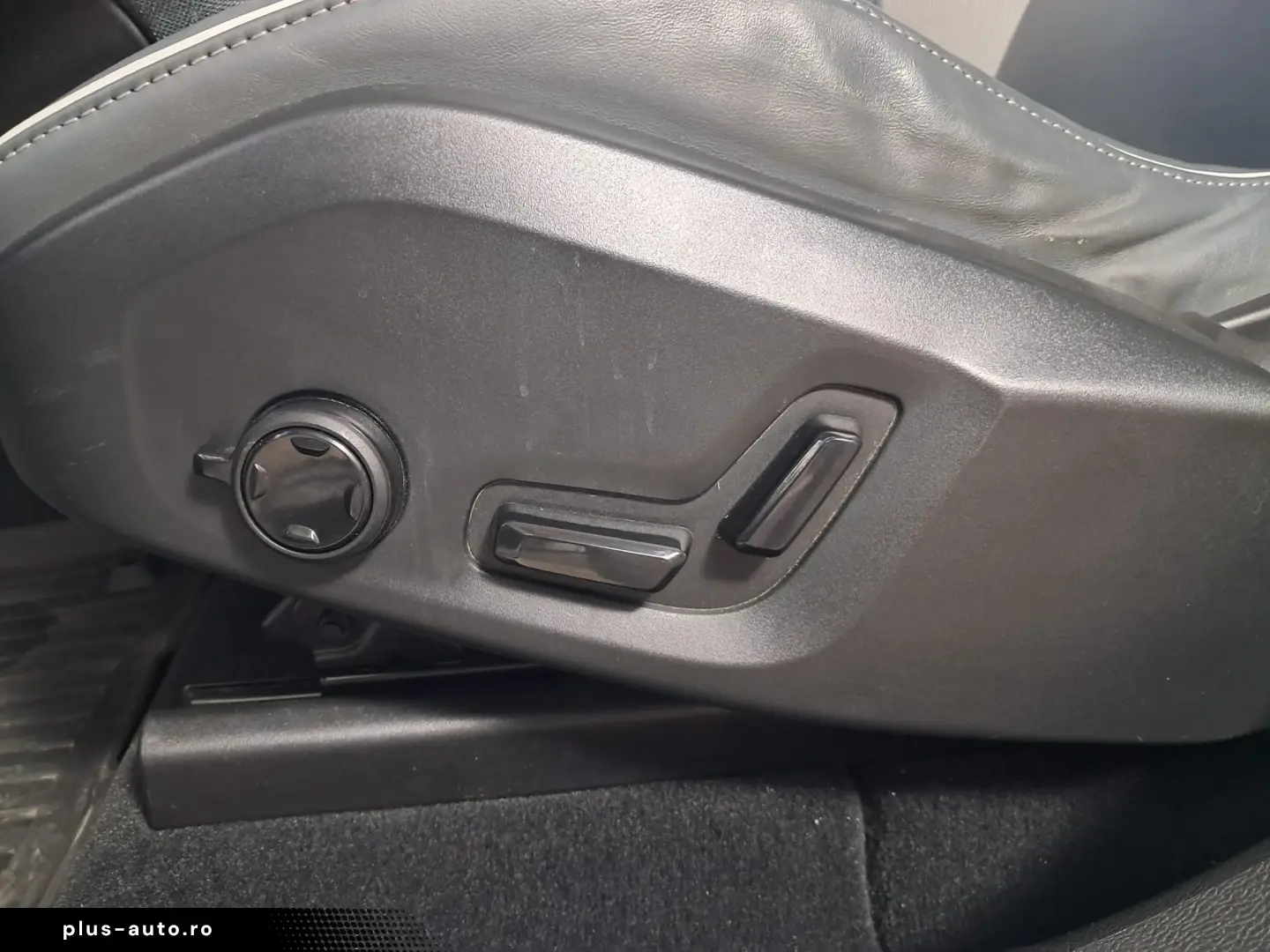 VOLVO XC60 R-DESIGN 2.0TD HYBRID AWD AT8 197CP 2022