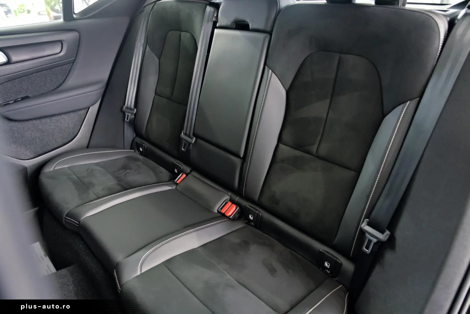 Volvo XC 40 T4 Recharge DKG  R-Design