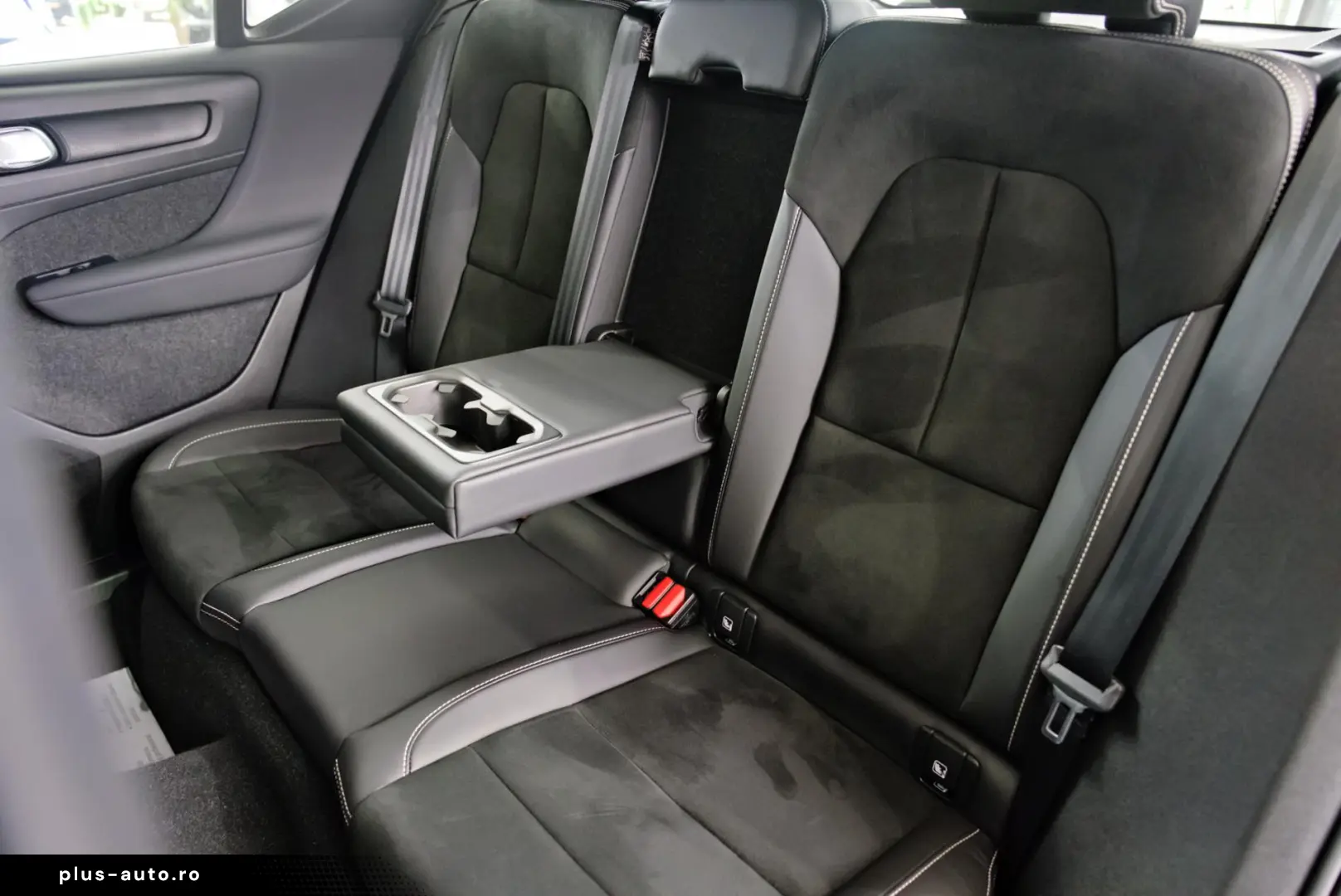 Volvo XC 40 T4 Recharge DKG  R-Design