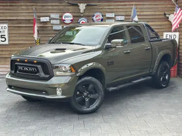 DODGE RAM 1500 5 7L Warlock 4x4 LEDER AHK LED