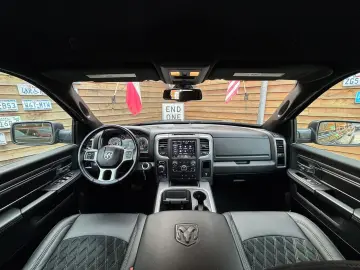 DODGE RAM 1500 5 7L Warlock 4x4 LEDER AHK LED