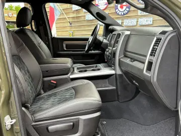 DODGE RAM 1500 5 7L Warlock 4x4 LEDER AHK LED