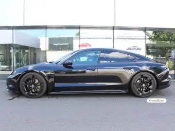 Porsche Taycan Black Edition