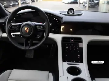 Porsche Taycan Black Edition
