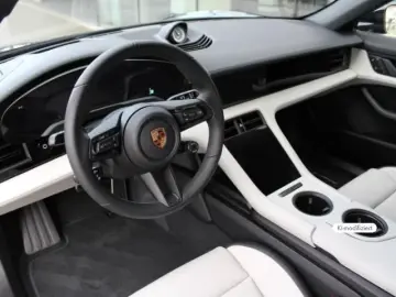 Porsche Taycan Black Edition