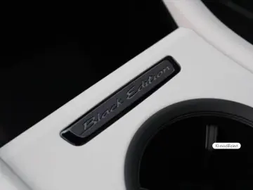 Porsche Taycan Black Edition