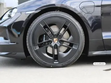 Porsche Taycan Black Edition