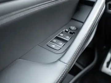 BMW X6 xDrive 40i M Sport Bowers & Wilkins Scaune M Vent