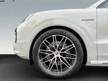 Porsche Cayenne E-Hybrid Coupe Black Edition