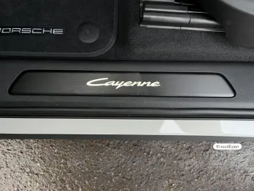 Porsche Cayenne E-Hybrid Coupe Black Edition
