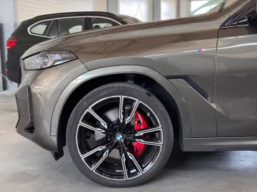 BMW X6 40 i xDrive M-Sportpaket Facelift ICONIC-GLOW