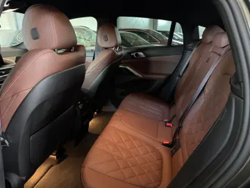 BMW X6 40 i xDrive M-Sportpaket Facelift ICONIC-GLOW