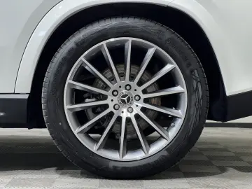 MERCEDES-BENZ GLE 400 e AMG Pano Sitzklima 4xSHZ AIRMATIC