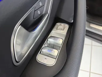 MERCEDES-BENZ GLE 400 e 4M Pano HUD Airmatic Distro AHK 360