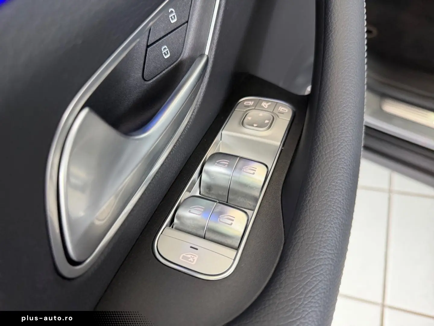 MERCEDES-BENZ GLE 400 e 4M Pano HUD Airmatic Distro AHK 360