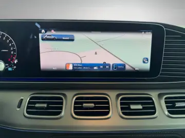 MERCEDES-BENZ GLE 400 e 4M Pano HUD Airmatic Distro AHK 360