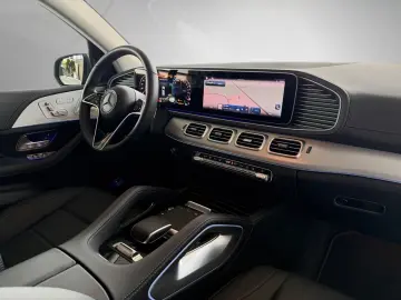 MERCEDES-BENZ GLE 400 e 4M Pano HUD Airmatic Distro AHK 360