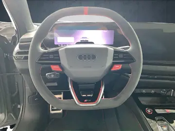 Audi RS 5 Limuzină - HUD - B&O - MY2026