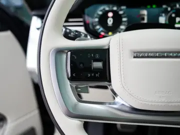 Land Rover Range Rover P550e PHEV Autobiography