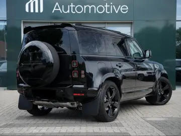 Land Rover Defender 110 P300e Dynamic - MY2026