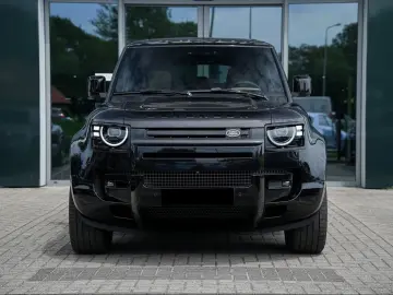 Land Rover Defender 110 P300e Dynamic - MY2026