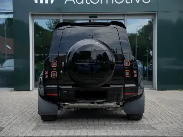 Land Rover Defender 110 P300e Dynamic - MY2026