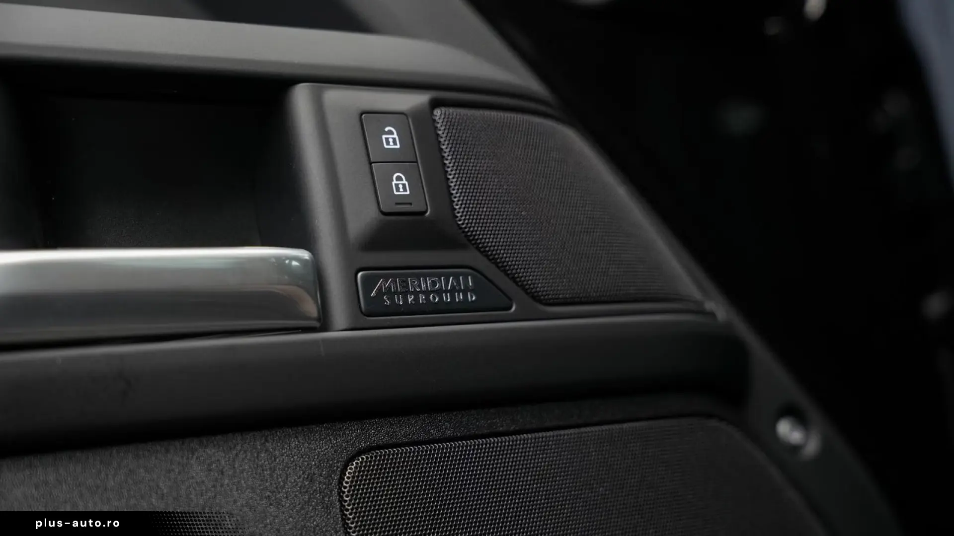 Land Rover Defender 110 P300e Dynamic - MY2026