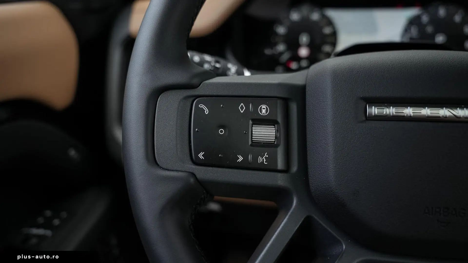 Land Rover Defender 110 P300e Dynamic - MY2026