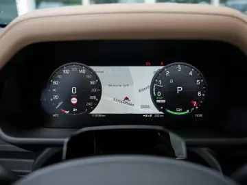 Land Rover Defender 110 P300e Dynamic - MY2026