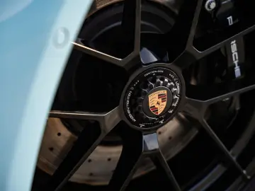 Porsche 911 Carrera GTS Hybrid 992.2 - MY2026