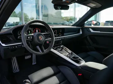 Porsche 911 Carrera GTS Hybrid 992.2 - MY2026