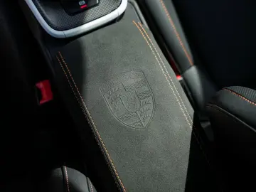 Porsche 911 Carrera GTS Hybrid 992.2 - MY2026