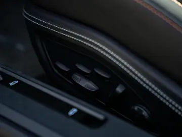Porsche 911 Carrera GTS Hybrid 992.2 - MY2026