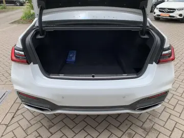 BMW 740d xDrive M Sport Limousine Standhzg TV HK GSD