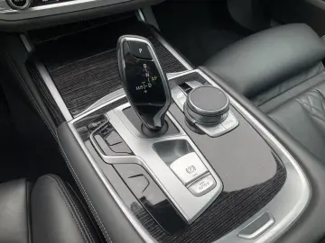 BMW 740d xDrive M Sport Limousine Standhzg TV HK GSD