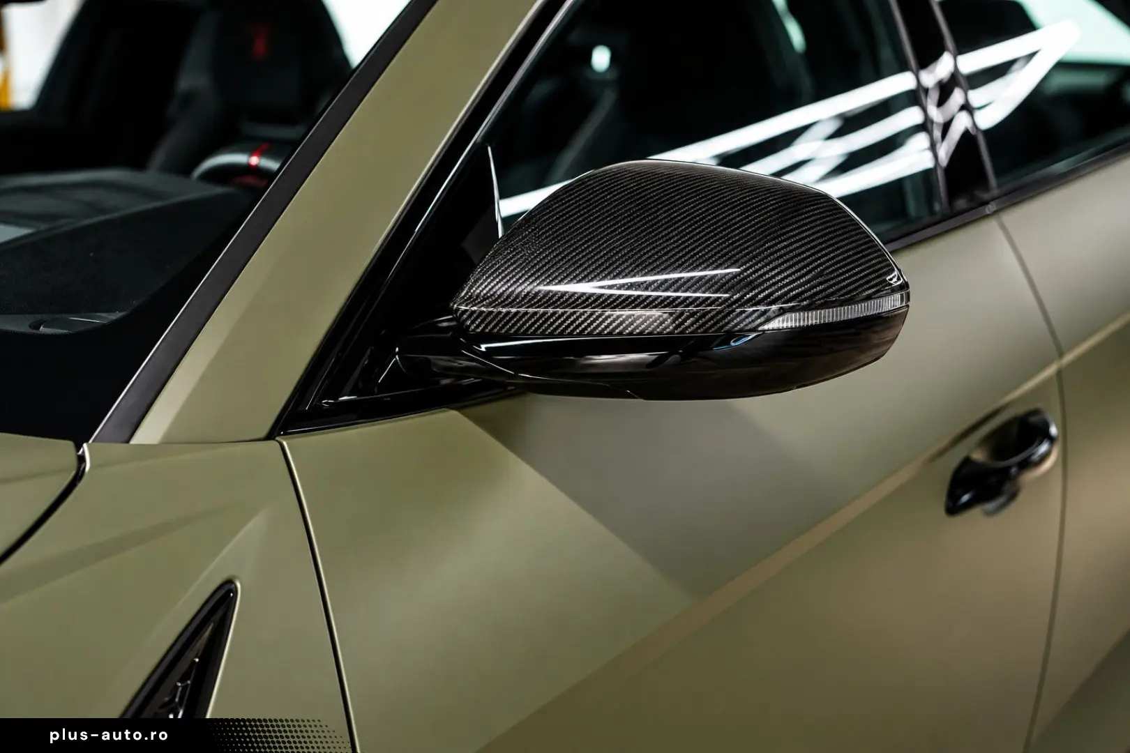 LAMBORGHINI Urus Performante  Carbon Akrapovic Alcantara B&O