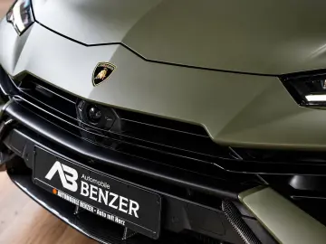LAMBORGHINI Urus Performante  Carbon Akrapovic Alcantara B&O