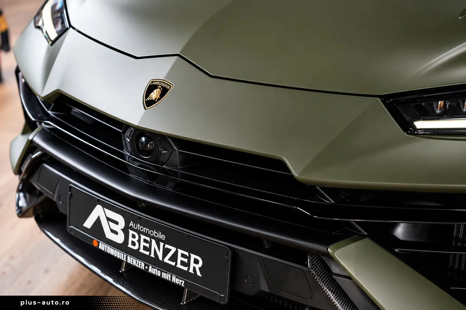 LAMBORGHINI Urus Performante  Carbon Akrapovic Alcantara B&O