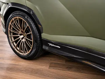 LAMBORGHINI Urus Performante  Carbon Akrapovic Alcantara B&O
