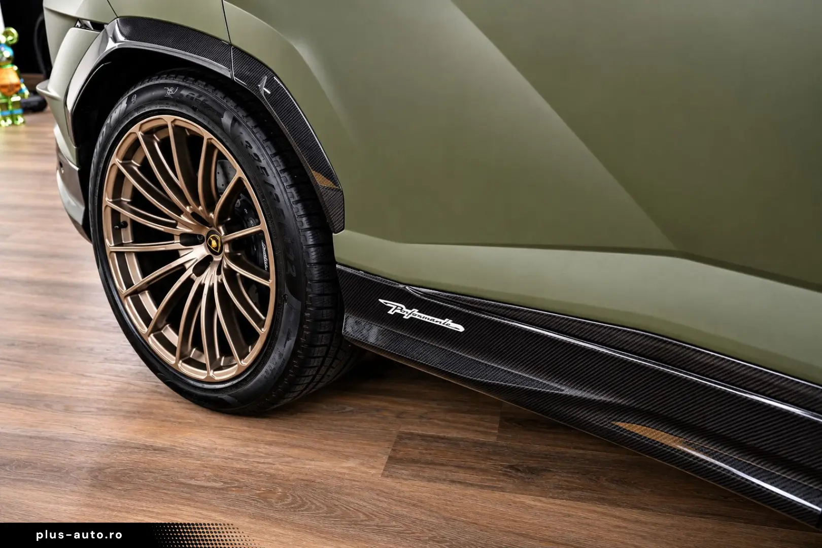 LAMBORGHINI Urus Performante  Carbon Akrapovic Alcantara B&O