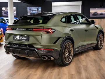 LAMBORGHINI Urus Performante  Carbon Akrapovic Alcantara B&O