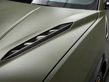 LAMBORGHINI Urus Performante  Carbon Akrapovic Alcantara B&O
