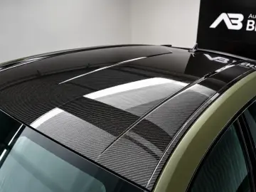 LAMBORGHINI Urus Performante  Carbon Akrapovic Alcantara B&O