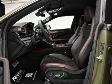 LAMBORGHINI Urus Performante  Carbon Akrapovic Alcantara B&O