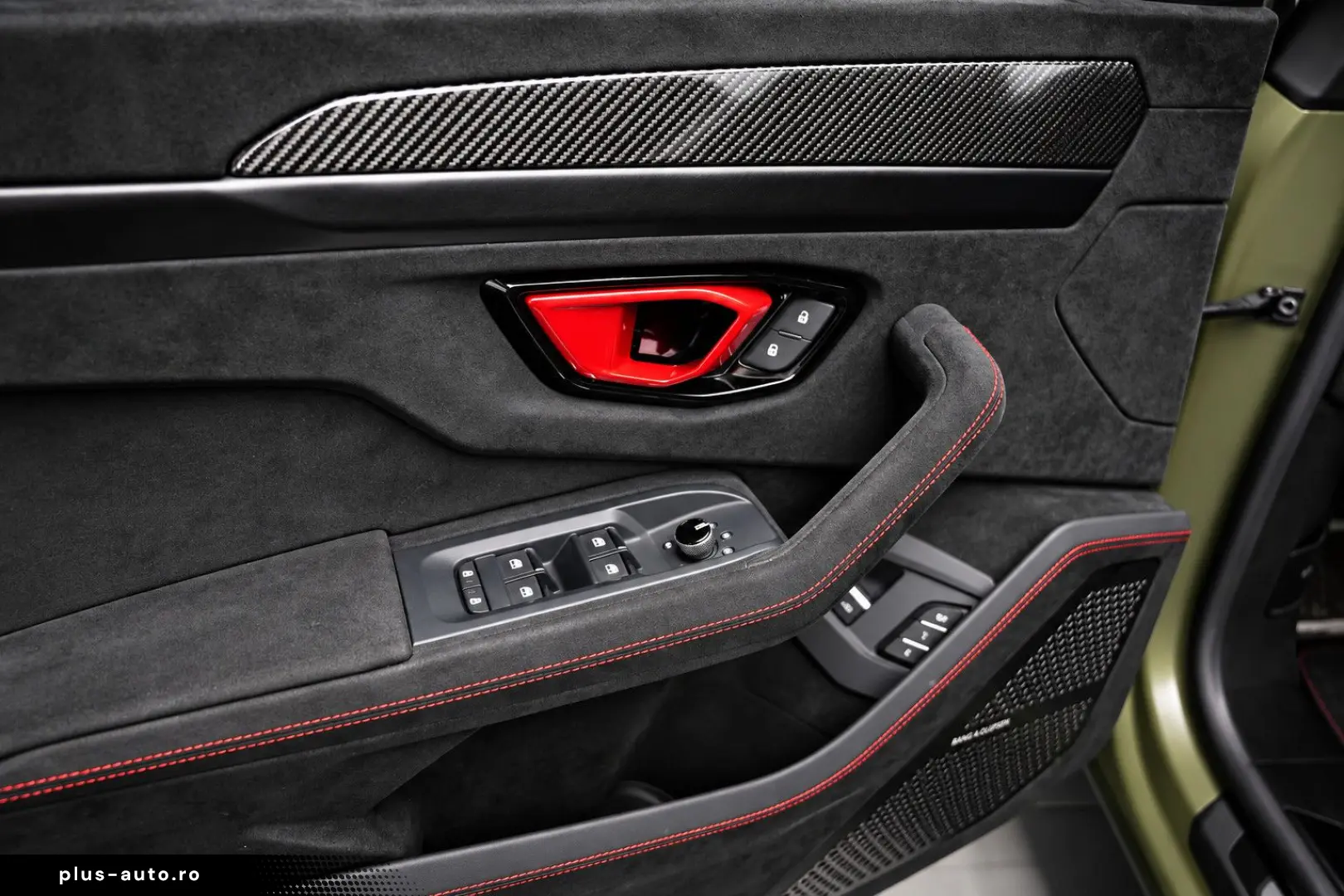 LAMBORGHINI Urus Performante  Carbon Akrapovic Alcantara B&O