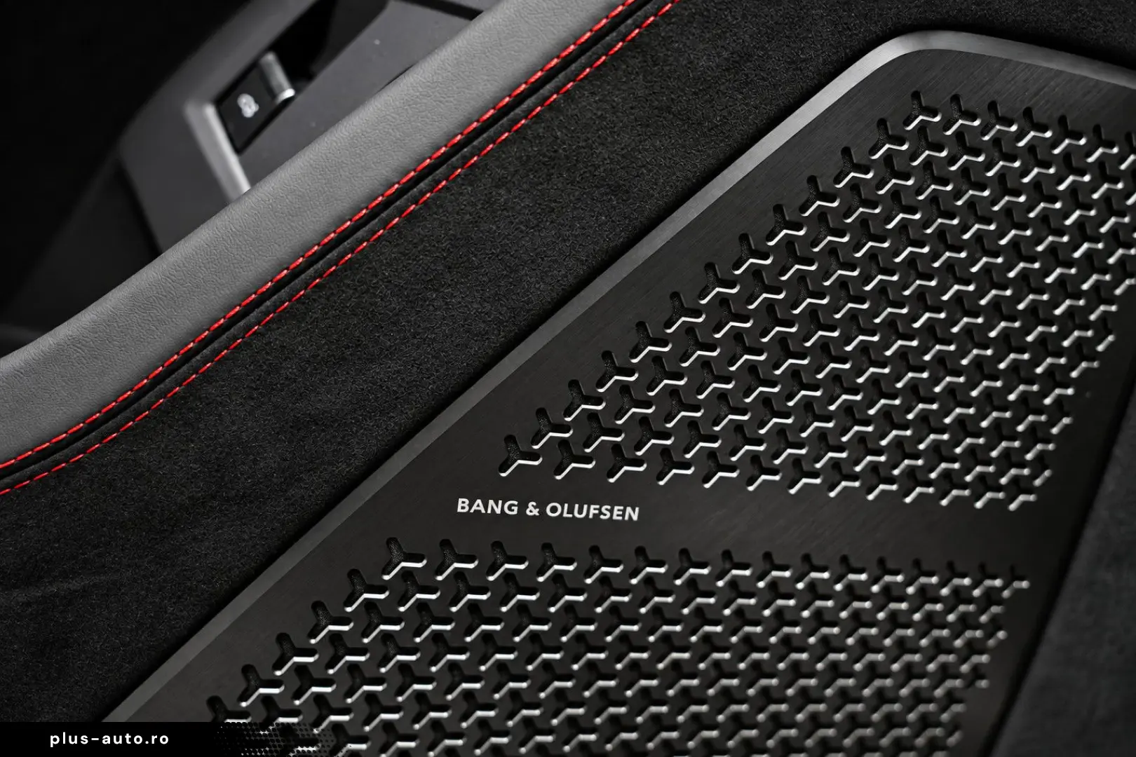 LAMBORGHINI Urus Performante  Carbon Akrapovic Alcantara B&O