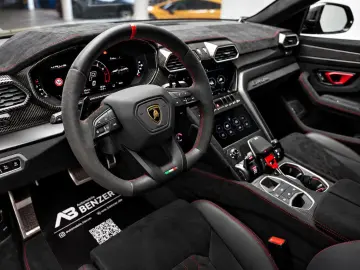 LAMBORGHINI Urus Performante  Carbon Akrapovic Alcantara B&O
