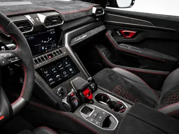 LAMBORGHINI Urus Performante  Carbon Akrapovic Alcantara B&O